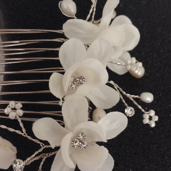 David's Bridal Hair Comb Headpiece Collection 2 hair combs - Picture 4 of 10